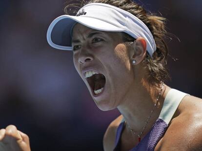 Muguruza celebra un punto contra Pavlyuchenkova. En vídeo, el punto decisivo del partido y las declaraciones posteriores de Muguruza.