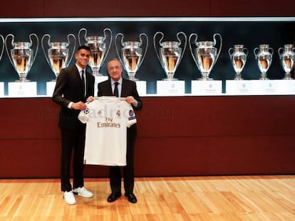 Reinier posa con la camiseta del Madrid junto a Florentino Pérez. En vídeo, declaraciones del jugador brasileño.