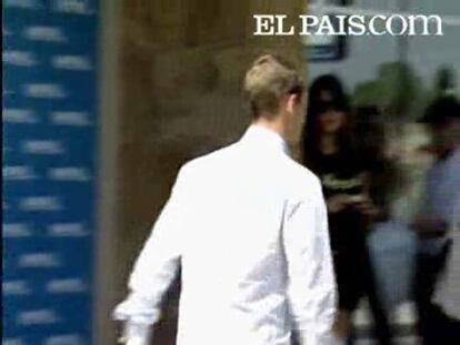 Los dos jugadores holandeses han pasado esta mañana el reconocimiento médico del club blanco y serán presentados esta misma tarde.