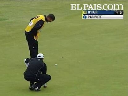 El fuerte viento y la lluvia matinal borró del mapa a firmes candidatos, como el surafricano Ernie Els (80 golpes), el estadounidense Phil Mickelson (79) y el fiyiano Vijay Singh (80).