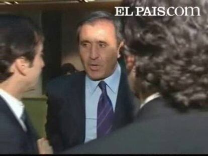 El ex golfista Severiano Ballesteros se encuentra ingresado en el Hospital Universitario La Paz tras sufrir "un cuadro de mareo y pérdida de consciencia de escasa duración", según informa el último parte médico del centro hospitalario.En estos momentos, su estado es estable y se le están realizando las pruebas diagnósticas habituales. Por expreso deseo de su familia no se proporcionará más información sobre el proceso clínico.El deportista nació el 9 de abril de 1957 en Pedreña, una pequeña villa al sur de la Bahía de Santander. Ballesteros se retiró del golf profesional en 2007 con un palmarés repleto de éxitos y trabaja como diseñador de campos y organizador de torneos.El cántabró ganó tres veces el Abierto Británico, el Masters de Augusta en dos ocasiones, cinco veces el Mundial 'Match Play' y tres la 'Ryder Cup', entre otros muchos títulos. En 1989 fue galardonado con el Premio Príncipe de Asturias de los Deportes.