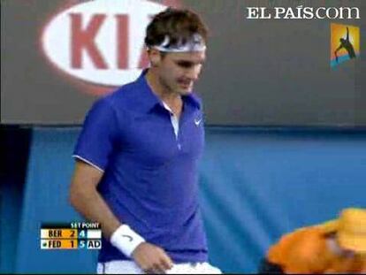 Federer remonta dos sets en contra y pasa a cuartos