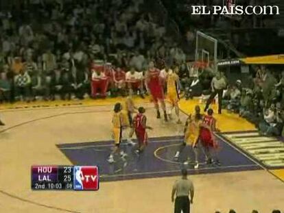 Pau Gasol consigue 23 puntos y 10 rebotes, y Los Angeles Lakers alcanzan su 60ª victoria, ganando a los Rockets por 93-81.
