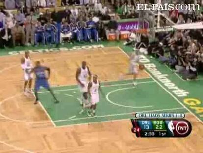 Eddie House had a career-high 31 points, Rajon Rondo had 15 points, 18 assists and 11 rebounds, and Boston beat Orlando 112-94.