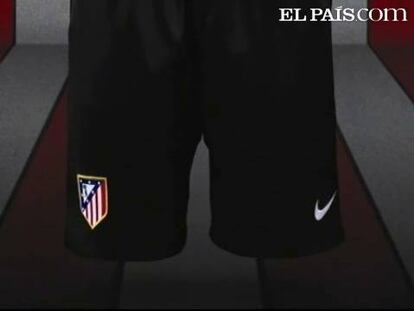 El Atlético de Madrid apela al espíritu de superación en sus nuevas camisetas para la próxima temporada, que mantendrán las habituales rayas rojiblancas con pantalón azul en la primera equipación y que estrenará color negro en la segunda indumentaria.