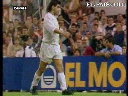 Control de Maradona con una pelota de papel