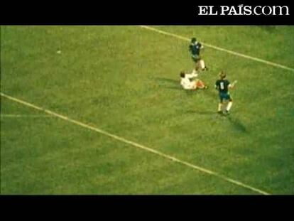Holanda 2 - Brasil 0. Neeskens y él, frente a Brasil, condujeron a su equipo al encuentro soñado. Todo sobre el <strong><a href="http://www.elpais.com/deportes/futbol/mundial/">Mundial de Fútbol</a></strong>