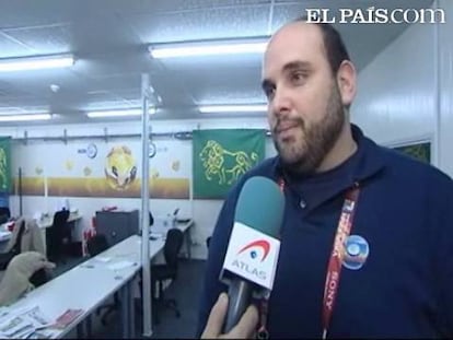 Los periodistas acreditados para informar sobre el Mundial de Sudáfrica no se han mostrado muy sorprendidos por la clasificación de la selección española para octavos de final, dado que la Roja de Vicente Del Bosque era una de las favoritas, aunque sí han destacado que todavía no ha mostrado todo su potencial. Respecto al cruce de octavos de final frente a Portugal, todos los reporteros creen que será un partido disputado y la gran mayoría piensa que España pasará, porque tiene "mejor equipo" frente a las "individualidades" lusas, personificadas en su gran estrella, Cristiano Ronaldo. <strong>Todo sobre la <a href="http://elpais-com.zproxy.org/deportes/futbol/mundial/seleccion/espana/">Selección Española</a> y el <a href="http://elpais-com.zproxy.org/deportes/futbol/mundial/">Mundial de Fútbol</a></strong>