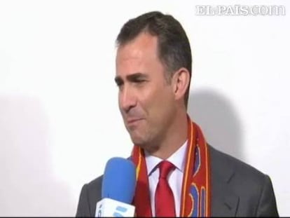 Don Felipe y Doña Leticia asisten en el Soccer City a la final del Mundial de Sudáfrica. Están convencidos de que España se alzará con la victoria, pero sino es así da igual: "España es el mejor equipo del mundo" ha manifestado la Princesa Leticia. <strong>Todo sobre el <a href="http://www.elpais.com/deportes/futbol/mundial/">Mundial de Fútbol</a></strong>