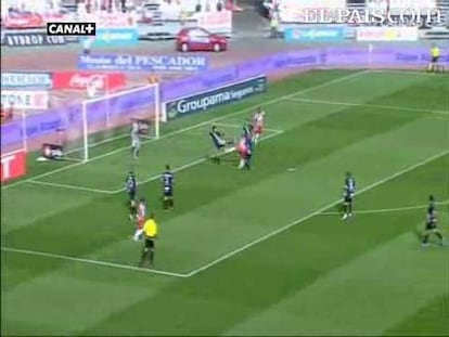 El Almería de Lillo desperdicia un penalti y al menos otras seis ocasiones claras. <strong><a href="http://elpais-com.zproxy.org/buscar/liga-bbva/videos">Vídeos de la Liga BBVA</a></strong> 