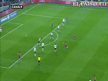 Iniesta y Puyol dan la victoria al Barcelona ante el Valencia en un partido muy intenso. <strong><a href="http://www.elpais.com/buscar/liga-bbva/videos">Vídeos de la Liga BBVA</a></strong> 