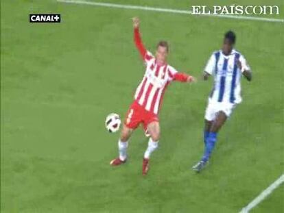 El Almería remonta dos goles en la segunda mitad ante un rival atónito. <strong><a href="http://www.elpais.com/buscar/copa-del-rey/videos">Vídeos de la Copa del Rey</a></strong>