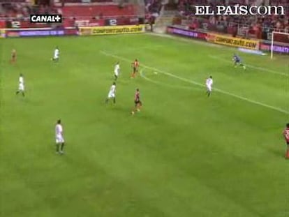 El ex equipo del Gregorio Manzano se impone en el Sánchez Pizjuán. <strong><a href="http://www.elpais.com/buscar/liga-bbva/videos">Vídeos de la Liga BBVA</a></strong>