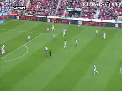 La Real se engancha a sus mejores futbolistas para remontar el gol inicial del Sporting. <strong><a href="http://www.elpais.com/buscar/liga-bbva/videos">Vídeos de la Liga BBVA</a></strong>
