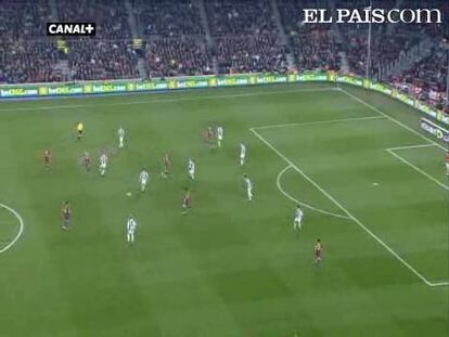 El Barcelona abruma a la Real Sociedad en el Camp Nou con dos tantos del argentino Messi, uno de Villa, que abrió el marcador, Iniesta y Bojan. <strong><a href="http://www.elpais.com/buscar/liga-bbva/videos">Vídeos de la Liga BBVA</a></strong>