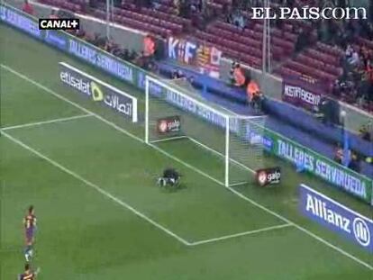 El equipo azulgrana, ofuscado y poco clarividente, se corrigió tarde y fue incapaz de generar ocasiones ante el serio planteamiento defensivo de Caparrós. <strong><a href="http://www.elpais.com/buscar/copa-del-rey-futbol/videos">Vídeos de la Copa del Rey de fútbol</a></strong>