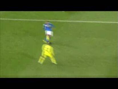 El Villarreal impone su coraje y remonta un 0-2 ante un Valencia desintegrado tras el descanso. <strong><a href="http://www.elpais.com/buscar/copa-del-rey-futbol/videos">Vídeos de la Copa del Rey de fútbol</a></strong>