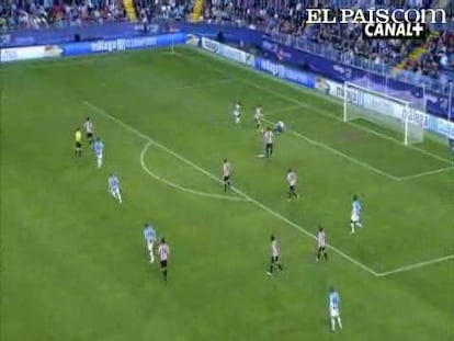 El jugador del Athletic, Javi Martínez, empata el partido de cabeza en el tiempo de descuento. <strong><a href="http://www.elpais.com/buscar/liga-bbva/videos">Vídeos de la Liga BBVA</a></strong>