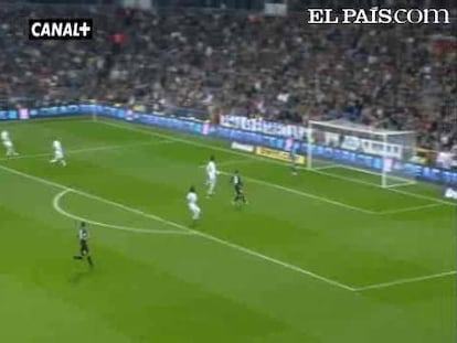 El Real Madrid, que hizo rotaciones, arrolla por juego e intensidad a una Real Sociedad muy tierna en la defensa.  <strong><a href="http://elpais-com.zproxy.org/buscar/liga-bbva/videos">Vídeos de la Liga BBVA</a></strong> 