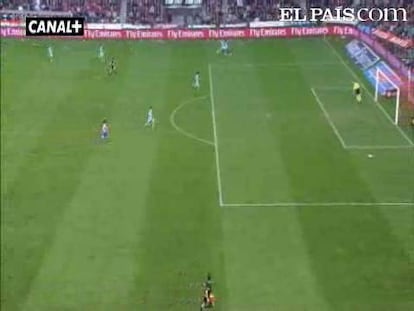 El Barça llega tarde en El Molinón. <strong><a href="http://www.elpais.com/buscar/liga-bbva/videos">Vídeos de la Liga BBVA</a></strong> 