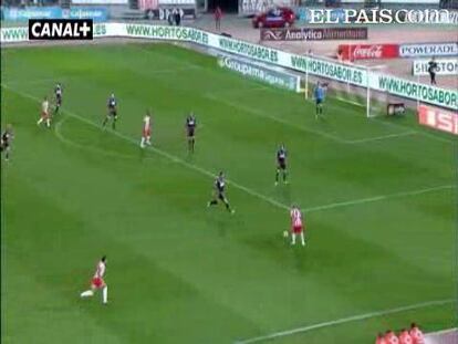 Los de Marcelino logran puntuar en inferioridad ante la impotencia del colista. <strong><a href="http://www.elpais.com/buscar/liga-bbva/videos">Vídeos de la Liga BBVA</a></strong>