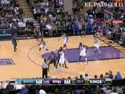 Jameer Nelson anota 12 de sus 26 puntos en el último periodo y lidera la remontada de los Magic frente a los Kings (106-102). <strong><a href="http://www.elpais.com/buscar/nba/videos">Vídeos de la NBA</a></strong>