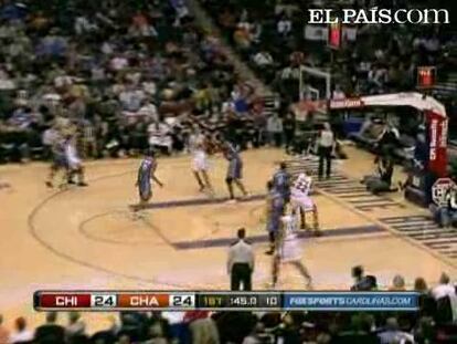 Derrick Rose y Kyle Korver guían, con 20 puntos cada uno, el triunfo de los Bulls frente a los Bobcatas (84-101), el equipo de la antigua estrella de Chicago. <strong><a href="http://www.elpais.com/buscar/nba/videos">Vídeos de la NBA</a></strong>