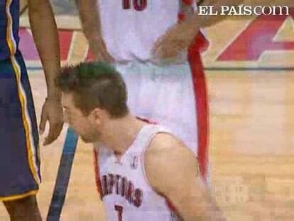 Una bandeja de Leandrinho Barbosa en los últimos segundos, con el encuentro ya decidido a favor de los Raptors (108-98), indigna a los Pacers de Indiana.