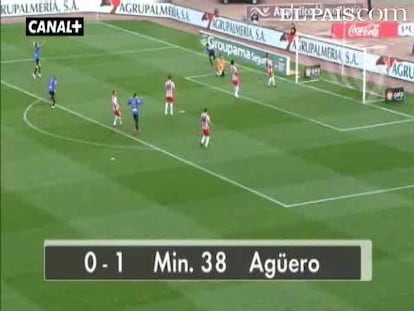 Los goles de Agüero y las paradas de De Gea salvan el empate del equipo en Almería en un correcalles.  <strong><a href="http://www.elpais.com/buscar/liga-bbva/videos">Vídeos de la Liga BBVA</a></strong> 