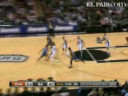 El alero reserva Steve Novak consiguió 19 puntos y dirigió a los Spurs de San Antonio a vencer por 109-98 a los Bobcats de Charlotte. Los Spurs (56-13) se hicieron con la victoria a pesar de no contar con el veterano ala-pívot Tim Duncan, quien tuvo su primera jornada de descanso en lo que va de campaña. Duncan, de 34 años de edad, recibió la autorización del equipo para descansar, después del triunfo que tuvo el equipo sobre los Mavericks de Dallas.<strong><a href="http://www.elpais.com/buscar/nba/videos">Vídeos de la NBA</a></strong>