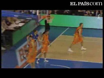 El Cajasol acumula cuatro derrotas consecutivas en la ACB y parece despistado en este torneo por su participación en la Eurocopa. <strong><a href="http://www.elpais.com/buscar/acb/videos">Vídeos de la ACB</a></strong>