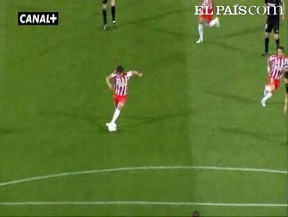 El centrocampista del Athletic, Orbaiz, regala un gol y logra otro fantástico ante un Almería aturdido.<strong><a href="http://www.elpais.com/buscar/liga-bbva/videos">Vídeos de la Liga BBVA</a></strong>