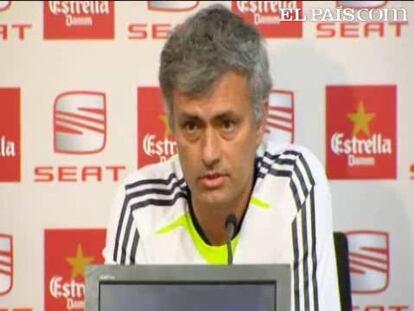 El entrenador del Real Madrid, José Mourinho, compareció ante la prensa antes de la final de Copa ante el Barça. Mourinho, que jugará con un 4-3-3, defendió su sistema de juego". Vosotros estabais acostumbrados a que aquí se defendía con seis". Sobre las palabras de Alfredo Di Stefano , señaló que "Hay que respetar y no hay que comentar. El entrenador soy yo y el que decide el equipo. Yo soy solo el entrenador y nadie más. Qué le vamos a hacer".