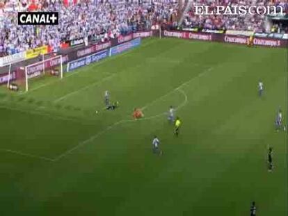 Dos penaltis salvan al Sporting, que sufrió la excelencia de Valerón.<strong><a href="http://www.elpais.com/buscar/liga-bbva/videos">Vídeos de la Liga BBVA</a></strong>