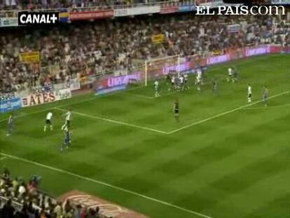El Valencia, tercero, se estrella ante la zaga granota, con 10 desde el minuto 20. <strong><a href="http://www.elpais.com/buscar/liga-bbva/videos">Vídeos de la Liga BBVA</a></strong>