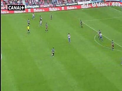 El Sporting se asegura la categoría ante un Racing relajado. <strong><a href="http://www.elpais.com/buscar/liga-bbva/videos">Vídeos de la Liga BBVA</a></strong>
