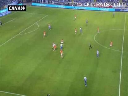 El Deportivo, atenazado e incapaz de marcar al Valencia, baja a Segunda tras 20 años en la élite. <strong><a href="http://www.elpais.com/buscar/liga-bbva/videos">Vídeos de la Liga BBVA</a></strong>