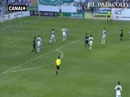 El conjunto de Fabri aguanta el arreón final del Elche y regresa a la máxima categoría 35 años después. <strong><a href="http://www.elpais.com/buscar/liga-adelante/videos">Vídeos de la Liga Adelante</a></strong>