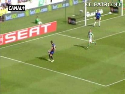 El extremo Lass, impulsa al Rayo y sentencia al equipo de Mel, tan valiente como falto de puntería. <strong><a href="http://www.elpais.com/buscar/liga-bbva/videos">Vídeos de la Liga BBVA</a></strong> 