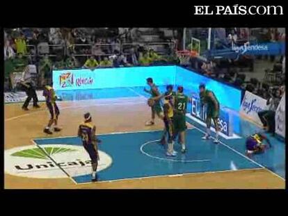 El Unicaja consiguió ante el Blancos de Rueda Valladolid su duodécima victoria consecutiva como local en un encuentro de la ACB. <strong><a href="http://www.elpais.com/buscar/acb/videos">Vídeos de la ACB-Endesa</a></strong>   