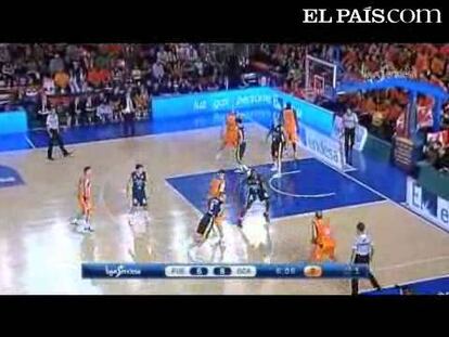 Kirk Penney con 17 puntos fue el jugador más destacado en los locales, mientras que Michael Bramos logró 16 para los de Pedro Martínez. <strong><a href="http://www.elpais.com/buscar/acb/videos">Vídeos de la ACB-Endesa</a></strong>   