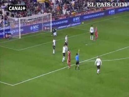 Al Valencia se le queda corto el partido y el equipo de Mou lo resuelve a la contra. <strong><a href="http://www.elpais.com/buscar/liga-bbva/videos">Vídeos de la Liga BBVA</a></strong>