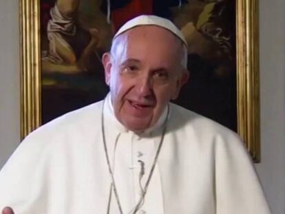 El Papa, en un vídeo grabado este domingo, en el que bendice la Super Bowl.