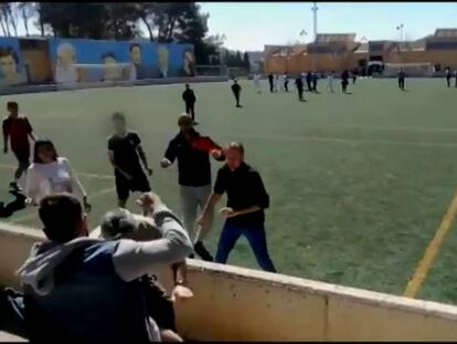 Una batalla campal entre padres obliga a suspender un partido de fútbol infantil en Mallorca