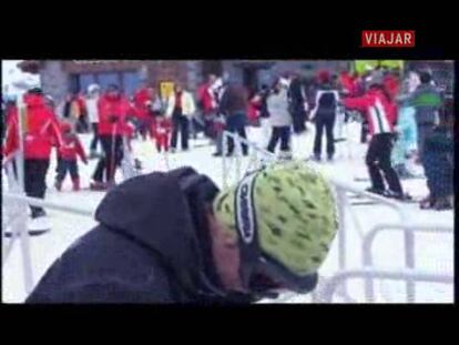 Formigal abre paso a nuevas modalidades para disfrutar de la nieve con el 'snowbike', además de sus pistas para practicar esquí y snowboard
