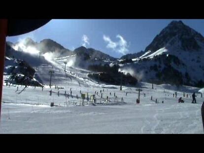 Un recorrido por las pistas de Grandvalira, de principiantes y expertos, sin olvidar las zonas freestyle, los fuera de pista y tomar un descanso sin "desconectar"