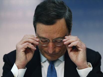 Draghi rechaza garantizar a España un máximo de la prima de riesgo