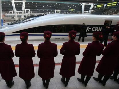 China estrena la línea ferroviaria de alta velocidad más larga del mundo