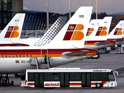 Iberia formaliza su plan con 3.807 despidos, 700 menos de lo anunciado