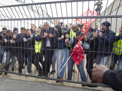 Trabalhadores invadem a sede da Air France em ato contra demissões